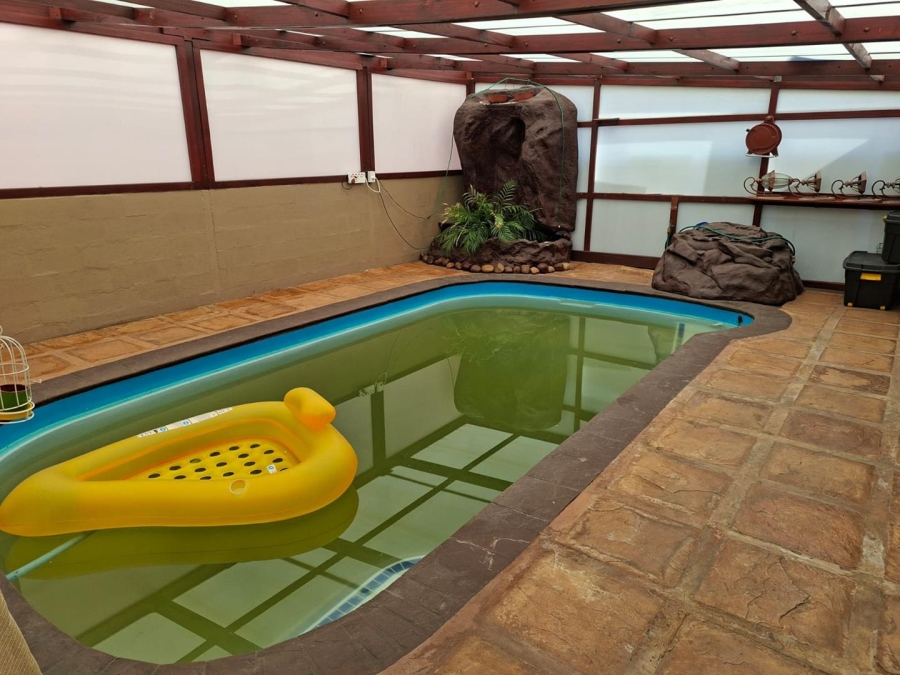 5 Bedroom Property for Sale in Protea Heights Western Cape